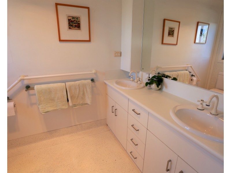 140 Schofield Parade, Keppel Sands QLD 4702