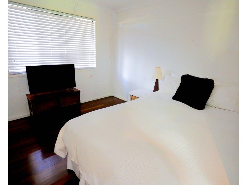 140 Schofield Parade, Keppel Sands QLD 4702