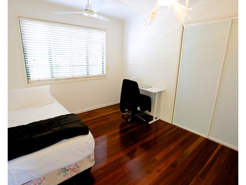 140 Schofield Parade, Keppel Sands QLD 4702