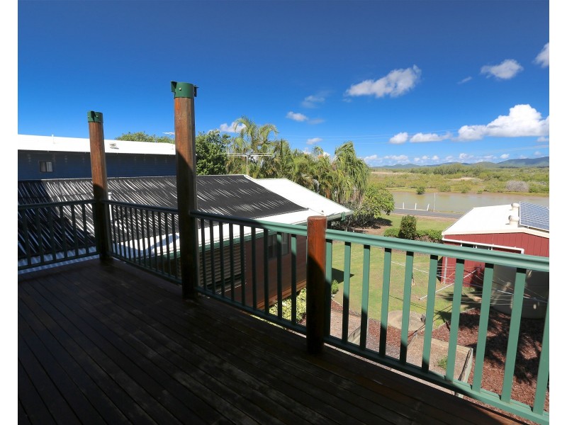 140 Schofield Parade, Keppel Sands QLD 4702