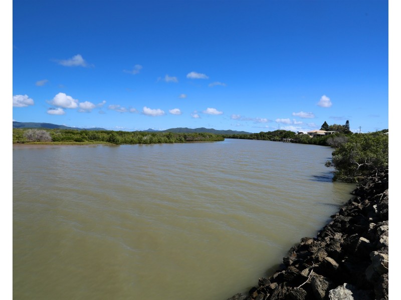 140 Schofield Parade, Keppel Sands QLD 4702