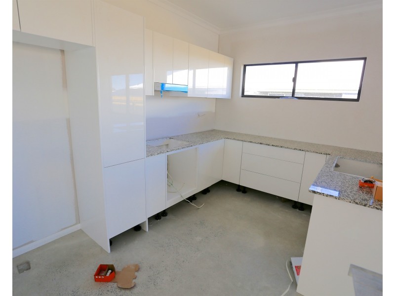 4 Valley Place, Hidden Valley QLD 4703