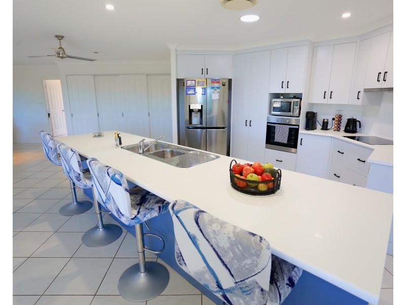 1 Timbers Beach Road, Zilzie QLD 4710