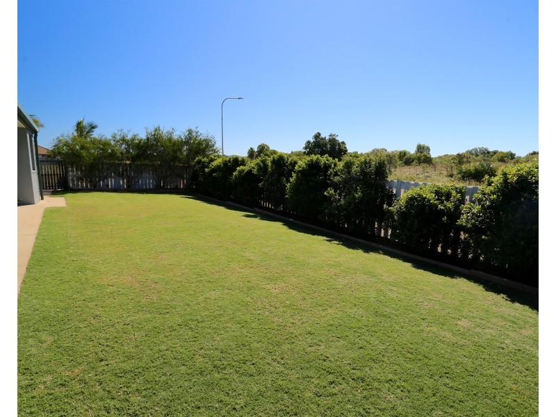 1 Timbers Beach Road, Zilzie QLD 4710