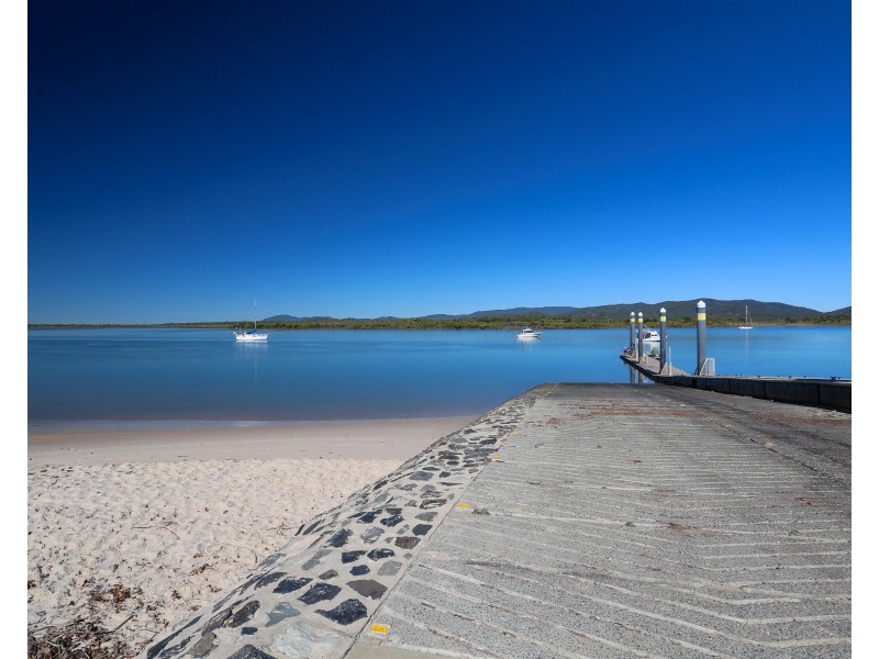 1 Timbers Beach Road, Zilzie QLD 4710