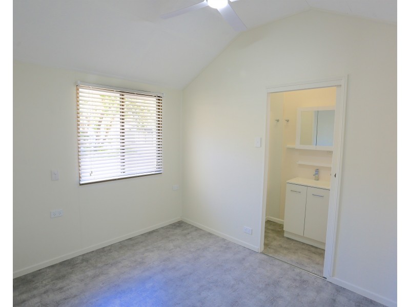 8/946 Scenic Highway, Kinka Beach QLD 4703