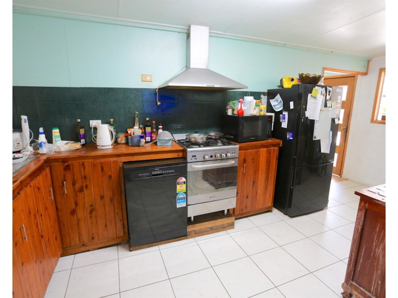 377 Tanby Post Office Road, Tanby QLD 4703