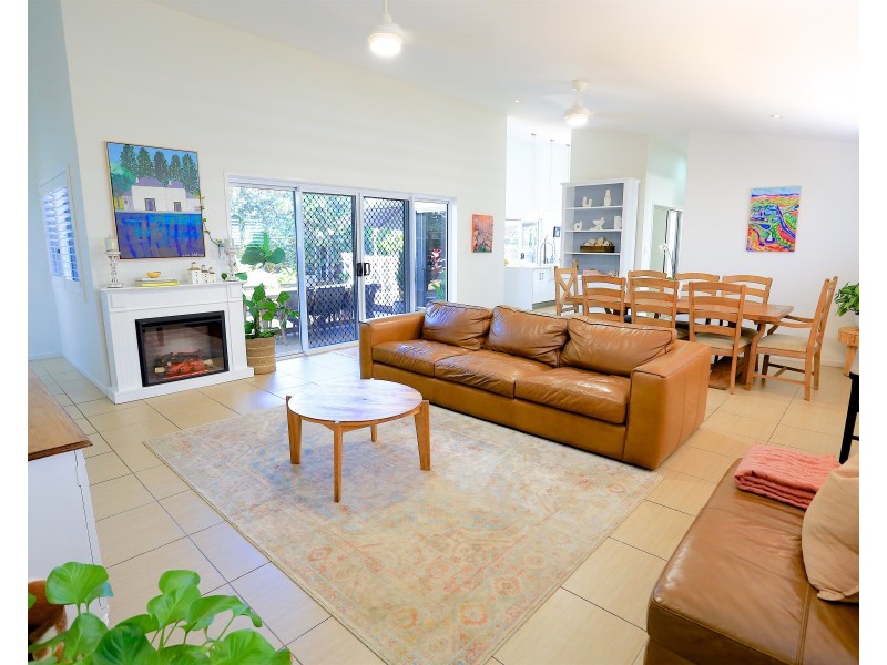 9 Hillside Court, Zilzie QLD 4710