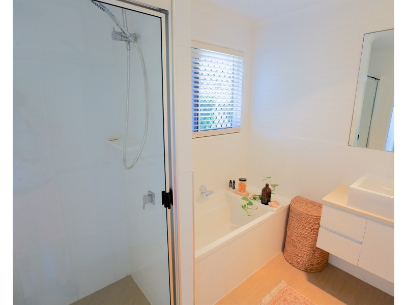 9 Hillside Court, Zilzie QLD 4710