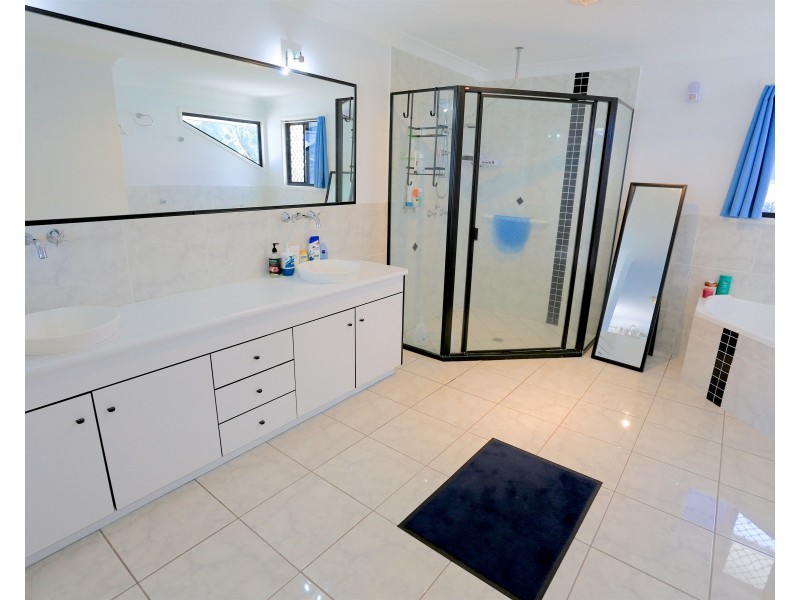 76 Monaco Dive, Zilzie QLD 4710