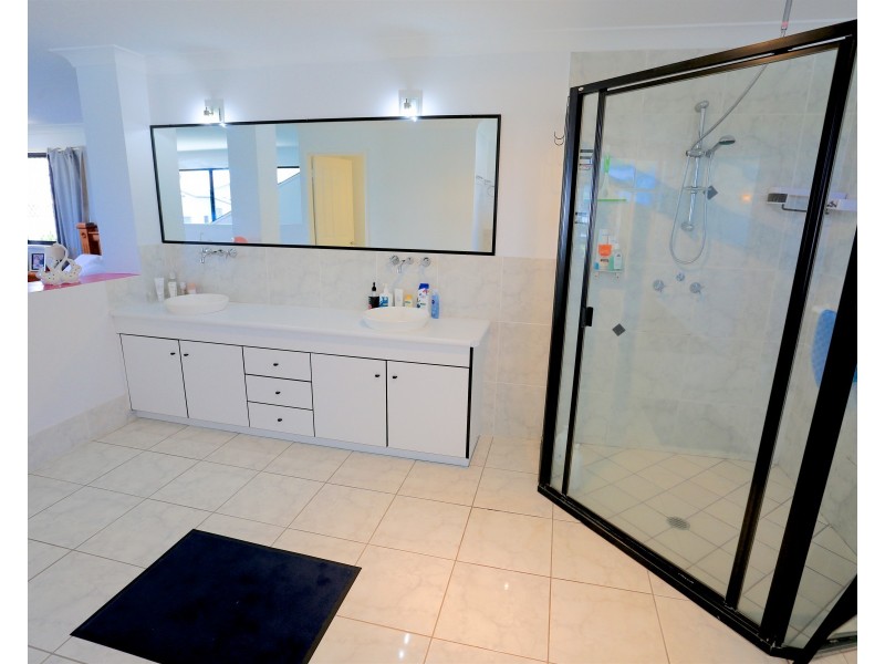 76 Monaco Dive, Zilzie QLD 4710