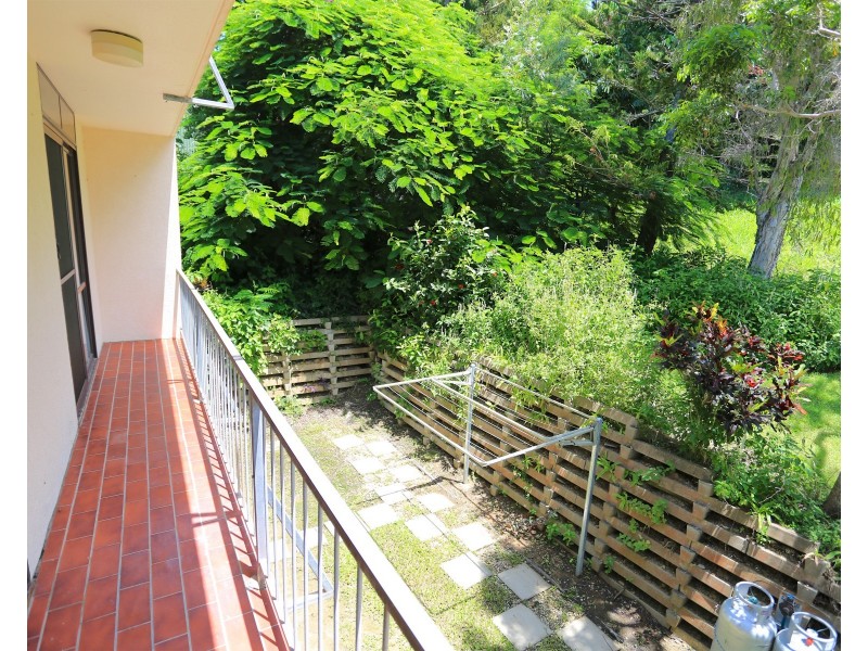 2/46 Ferguson Street, Emu Park QLD 4710