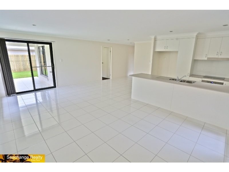 32 Riviera Way, Mulambin QLD 4703
