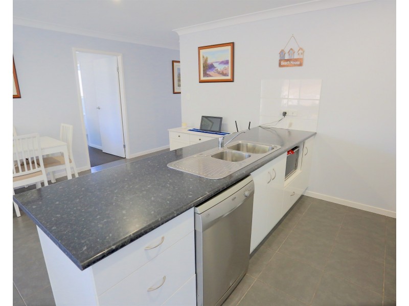 6 Ocean View Drive, Zilzie QLD 4710