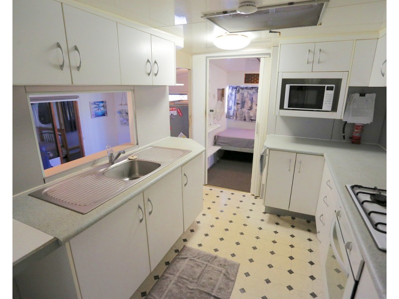 61/760 Scenic Highway, Kinka Beach QLD 4703