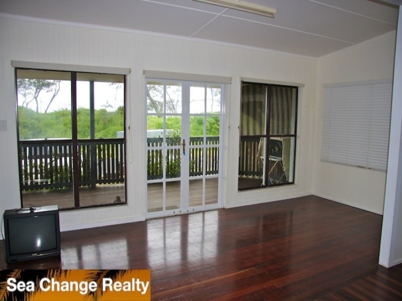 24 Esplanade, Emu Park QLD 4710