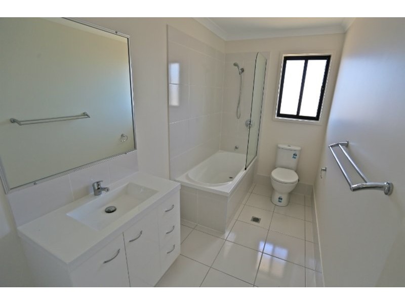 66 Falcon Crest, Emu Park QLD 4710