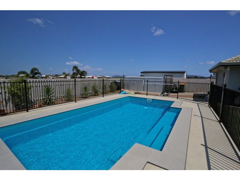 1 Timbers Beach Road, Zilzie QLD 4710