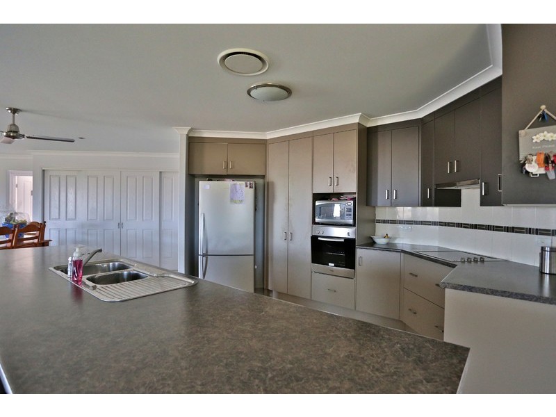 1 Timbers Beach Road, Zilzie QLD 4710