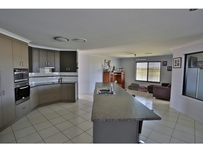 1 Timbers Beach Road, Zilzie QLD 4710