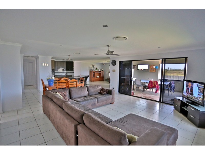 1 Timbers Beach Road, Zilzie QLD 4710