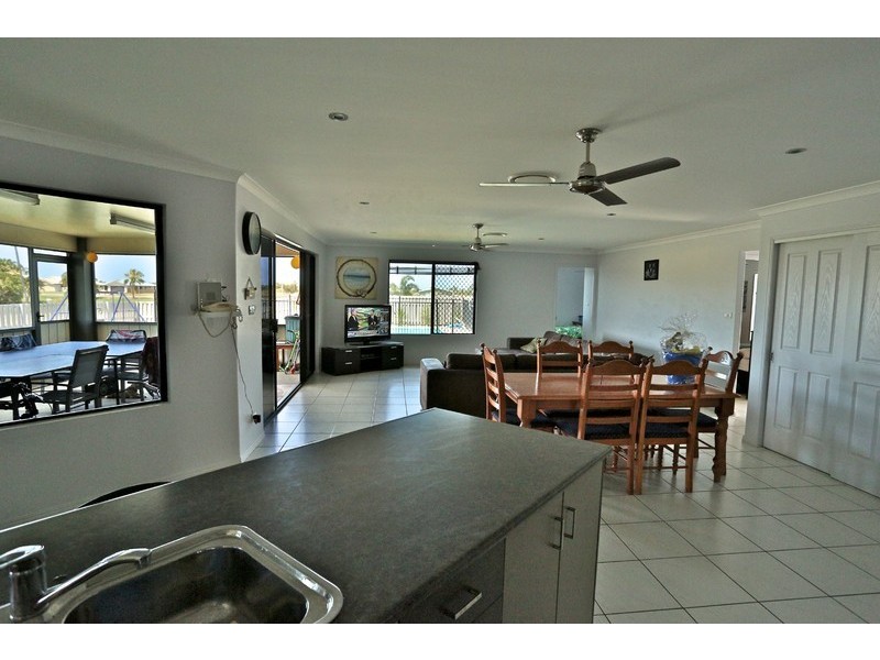1 Timbers Beach Road, Zilzie QLD 4710