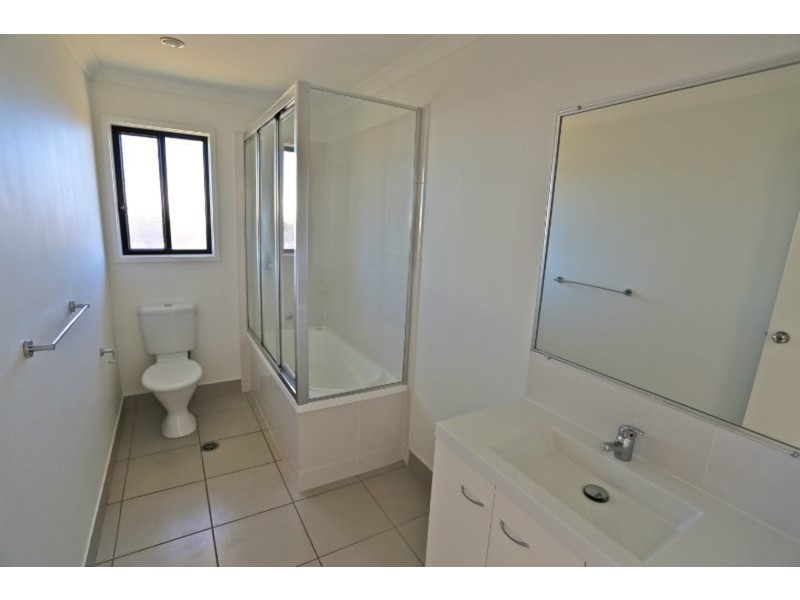 3 The Peak, Zilzie QLD 4710