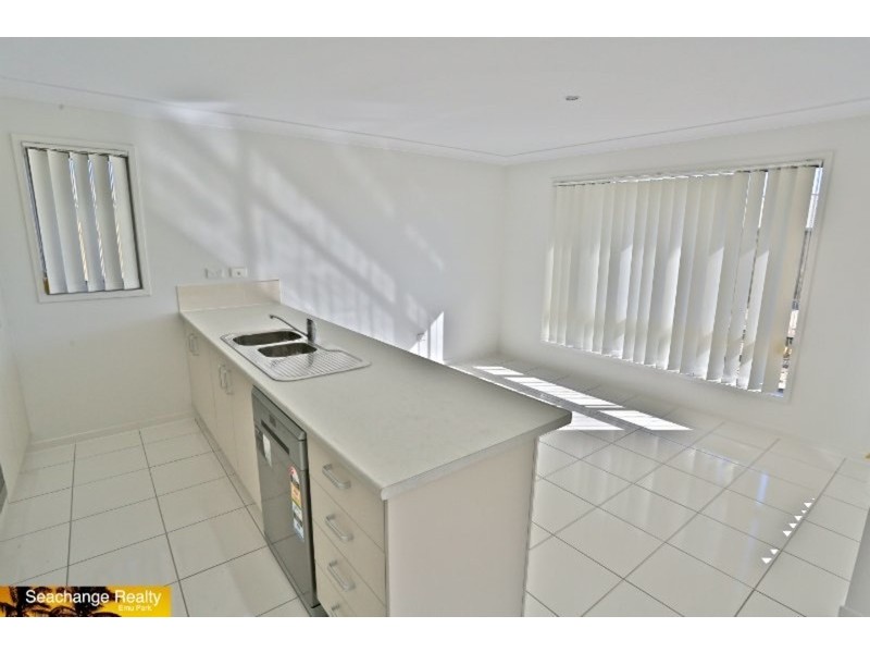 8 Waterpark Drive, Mulambin QLD 4703