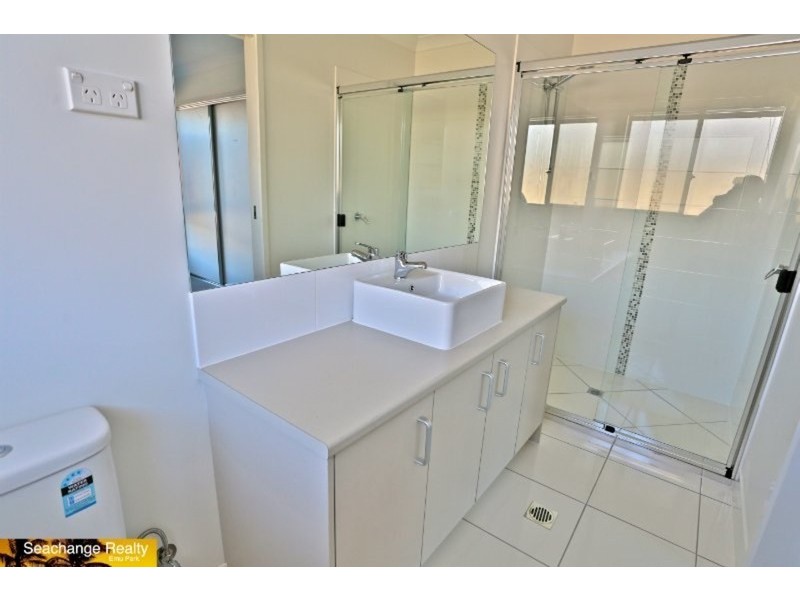 8 Waterpark Drive, Mulambin QLD 4703