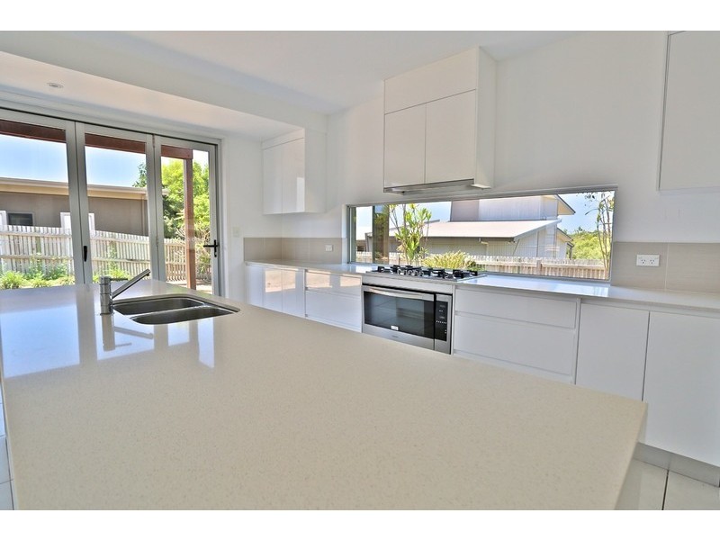 33 Cocoanut Point Drive, Zilzie QLD 4710