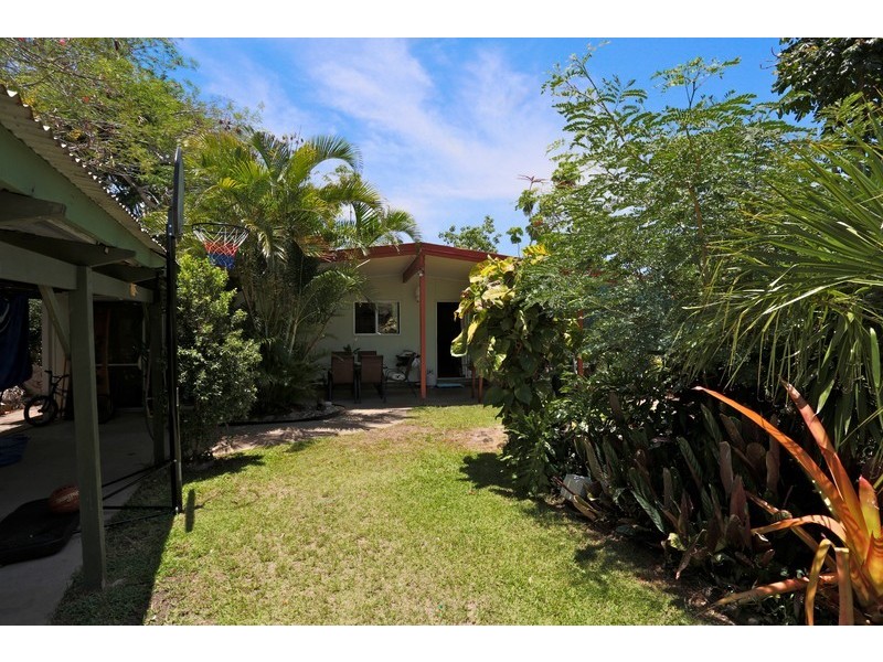 16 Vernon Street, Emu Park QLD 4710