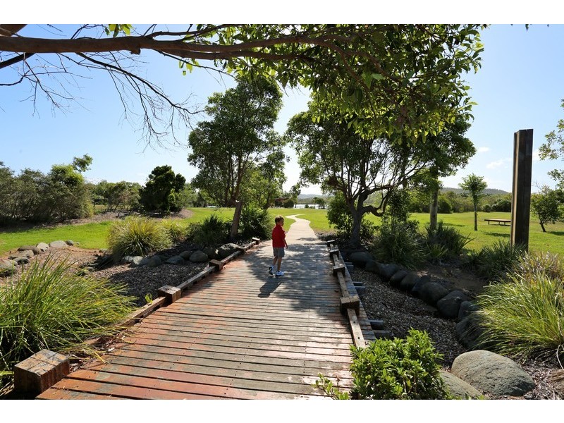 31 Blue Water Boulevard, Mulambin QLD 4703