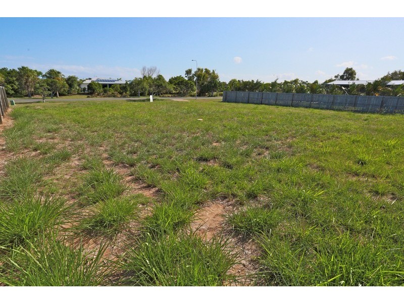 31 Blue Water Boulevard, Mulambin QLD 4703