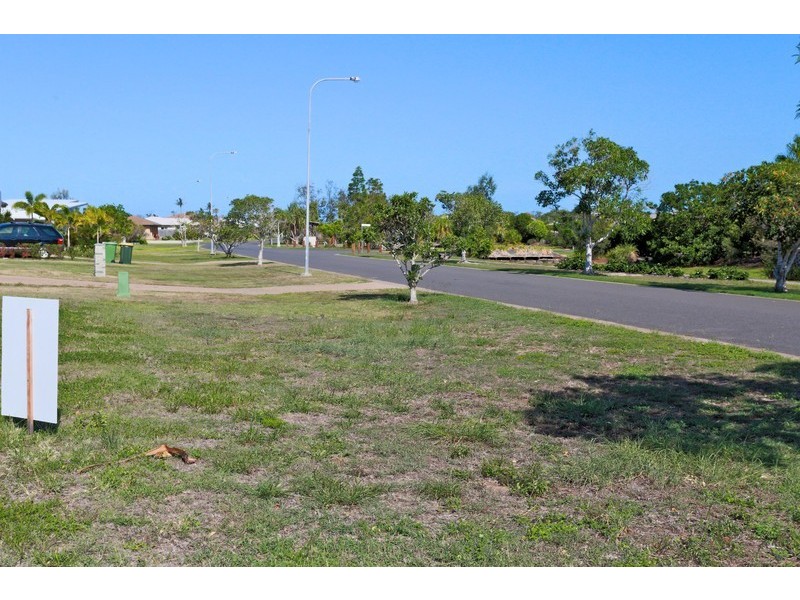 31 Blue Water Boulevard, Mulambin QLD 4703