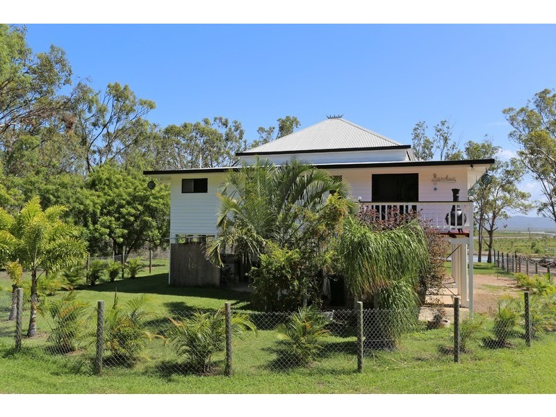 175 Manns Roads, Emu Park QLD 4710