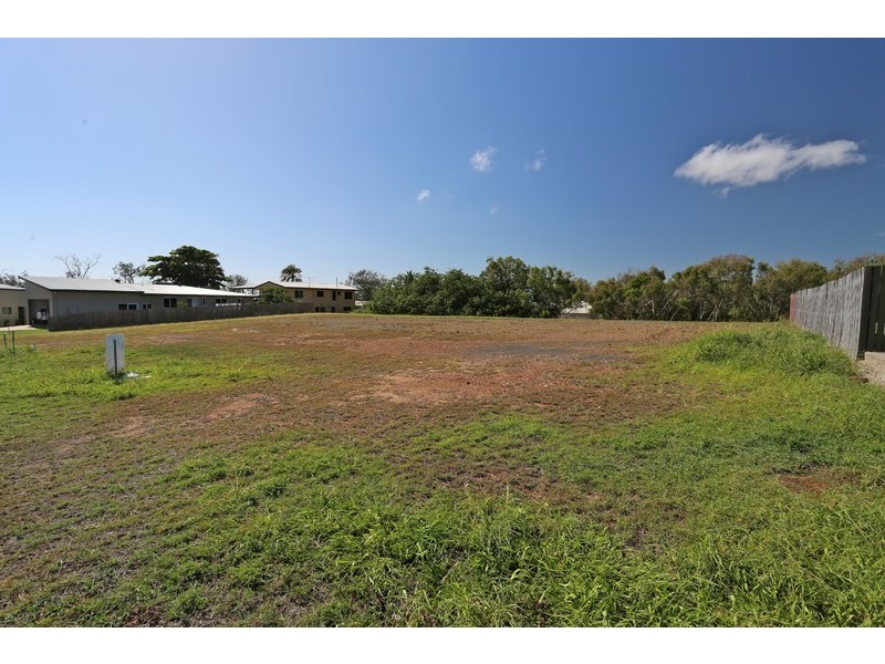 11 Fishermans Lane, Emu Park QLD 4710