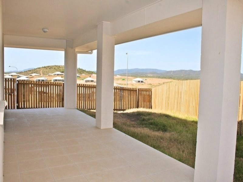 2 The Peak, Zilzie QLD 4710