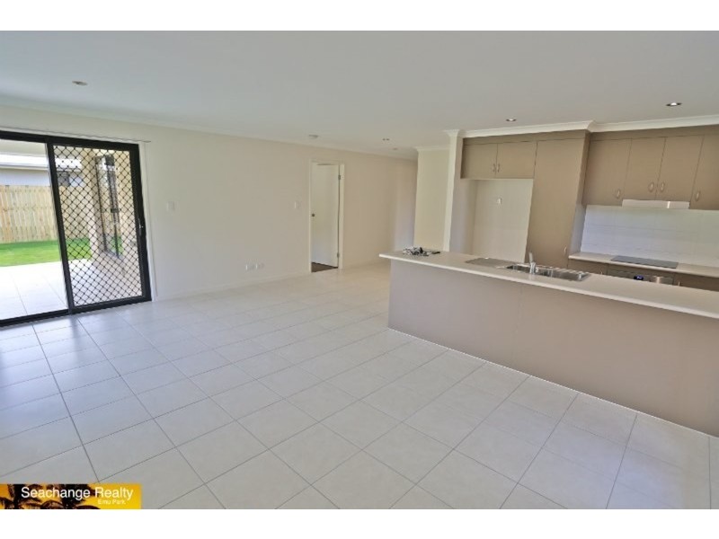 24 Beachside Circuit, Mulambin QLD 4703