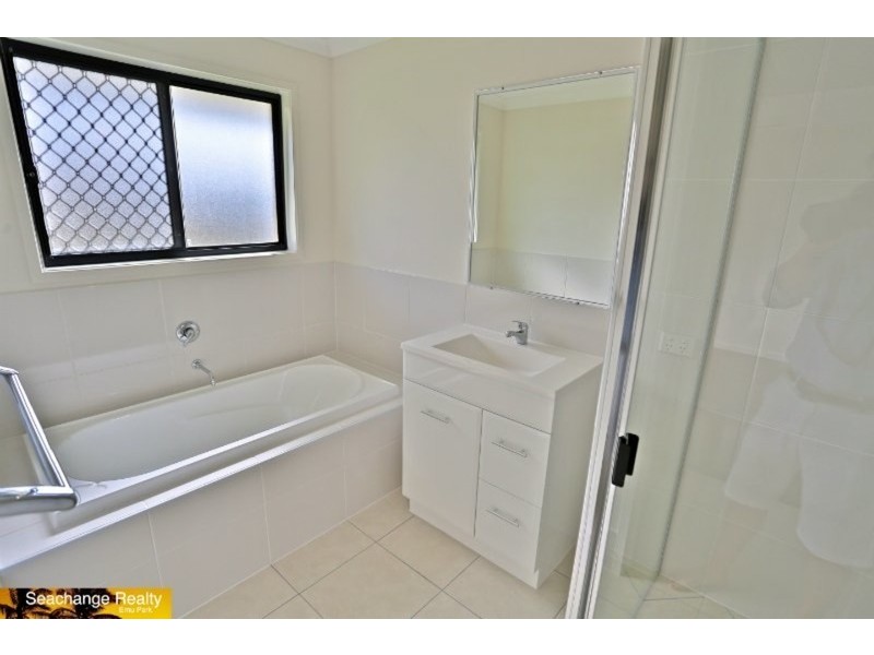 24 Beachside Circuit, Mulambin QLD 4703