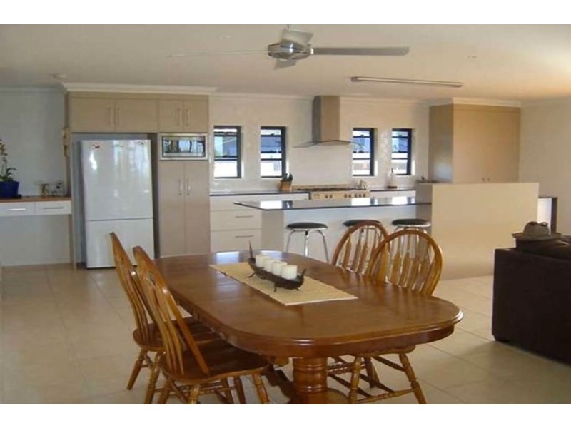 52 Paradise Way, Emu Park QLD 4710