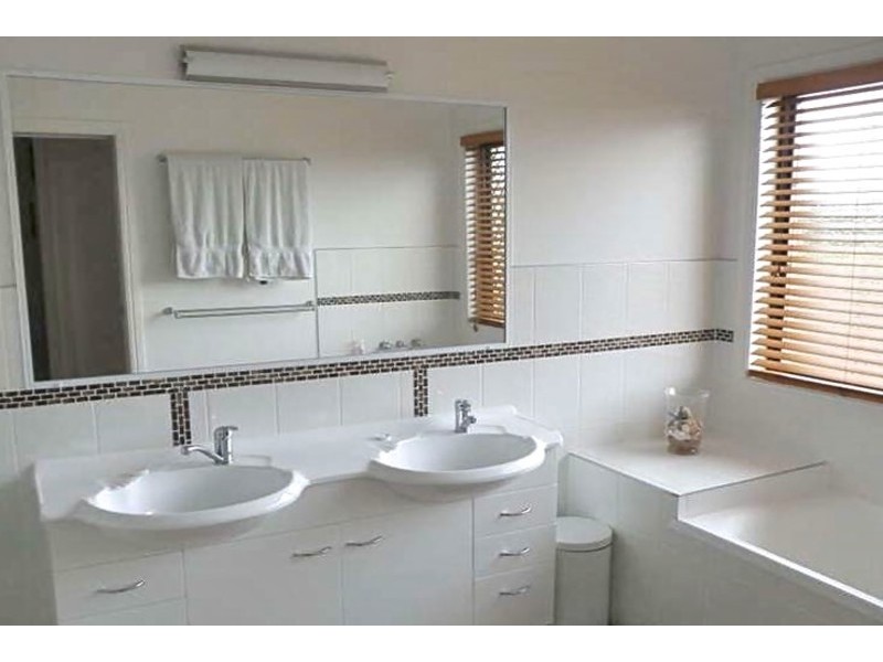 52 Paradise Way, Emu Park QLD 4710