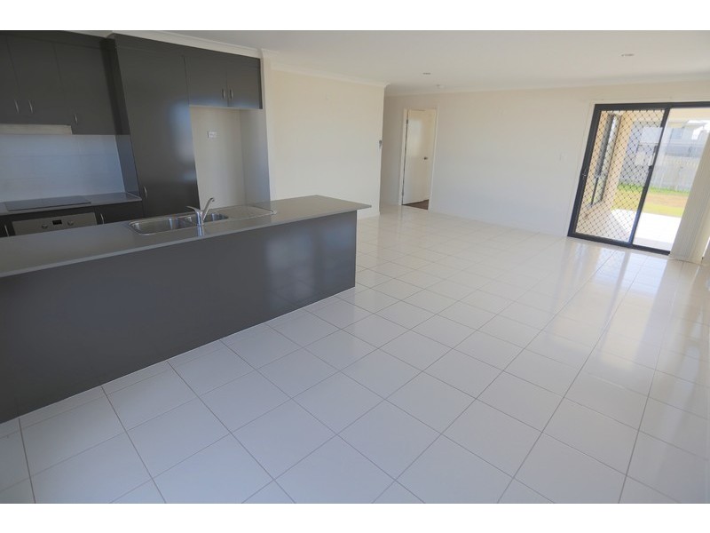 33 Falcon Crest, Emu Park QLD 4710