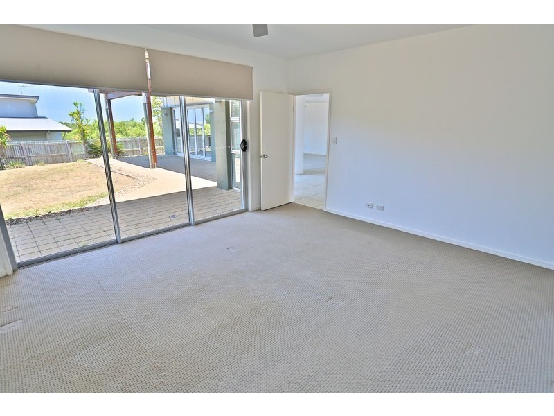 33 Cocoanut Point Drive, Zilzie QLD 4710