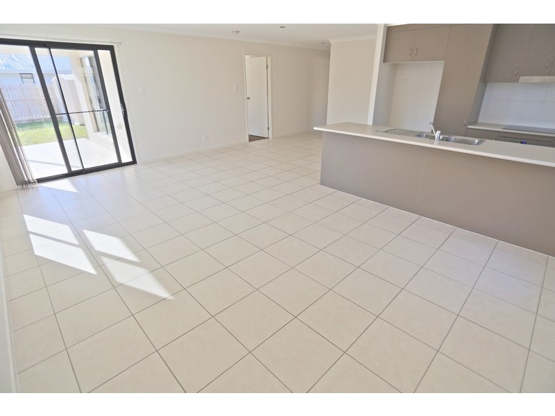 33 Outrigger Drive, Mulambin QLD 4703