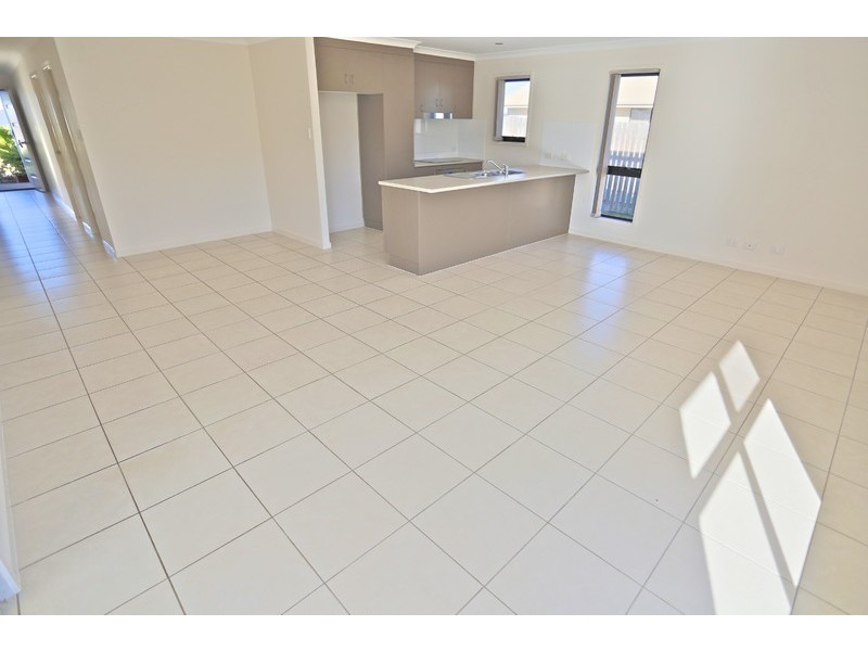 33 Outrigger Drive, Mulambin QLD 4703