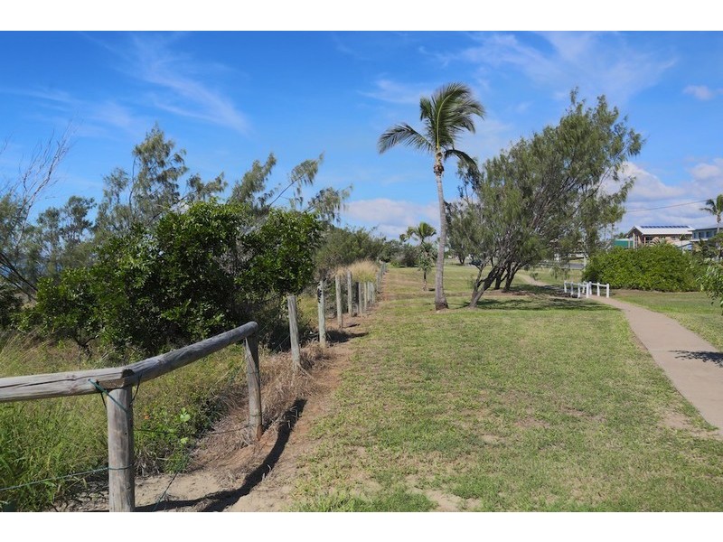 33 Outrigger Drive, Mulambin QLD 4703