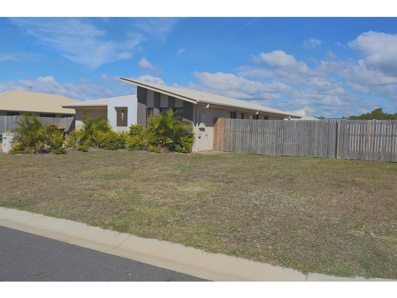 33 Outrigger Drive, Mulambin QLD 4703