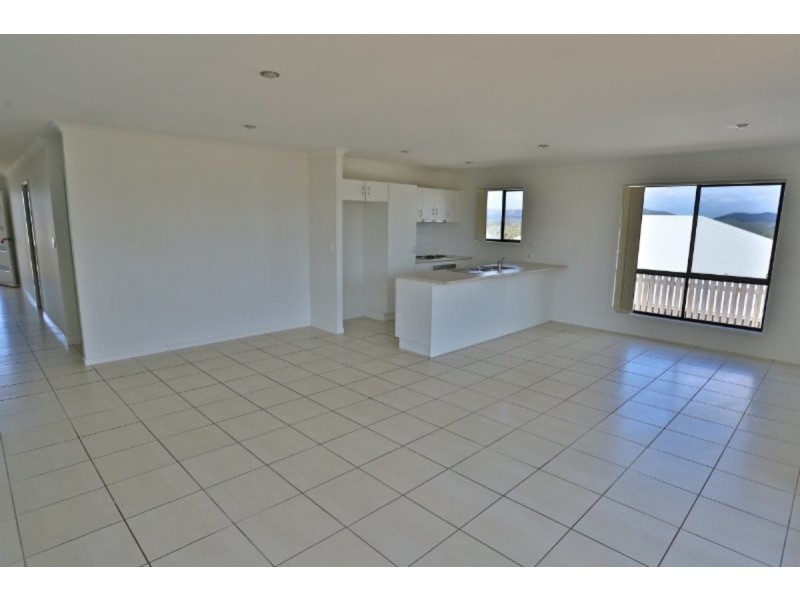 10 The Peak, Zilzie QLD 4710