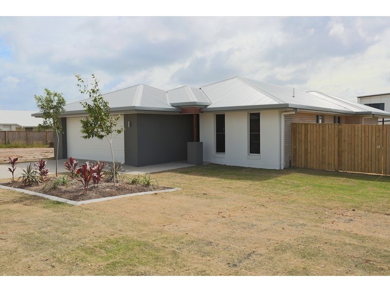 11 Hoop Avenue, Yeppoon QLD 4703