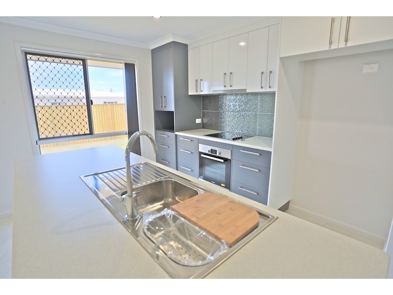 11 Hoop Avenue, Yeppoon QLD 4703